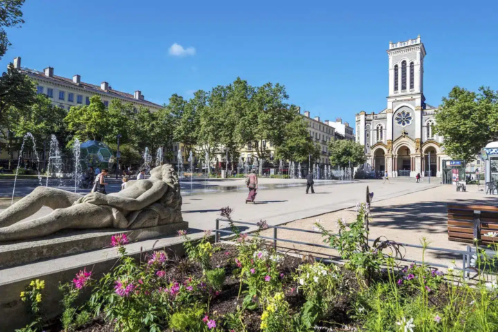 Place du centre-ville de Saint-Étienne